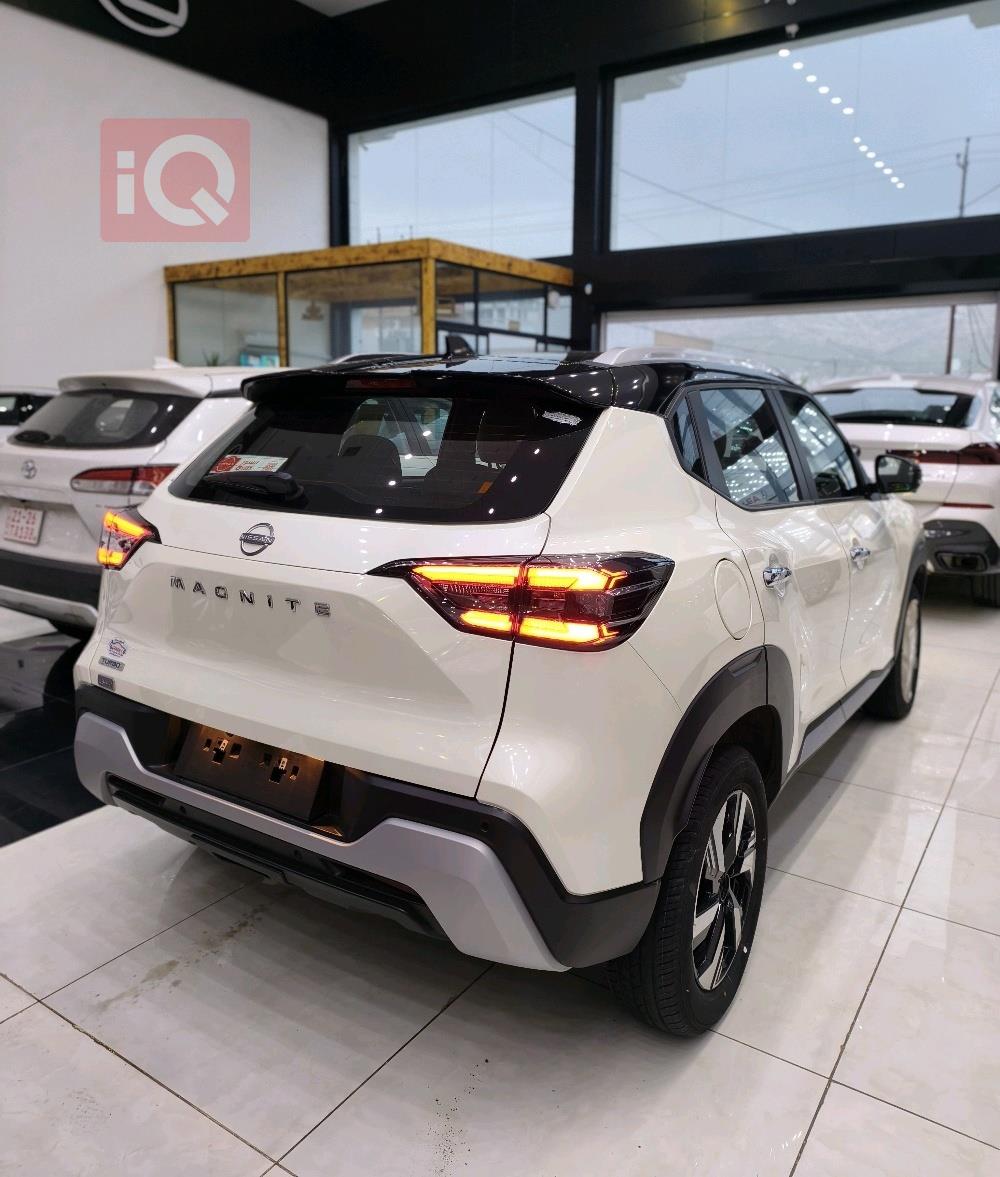 نيسان ماغنيت